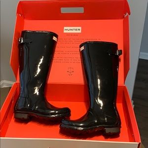 HUNTER RAIN BOOTS SIZE 6